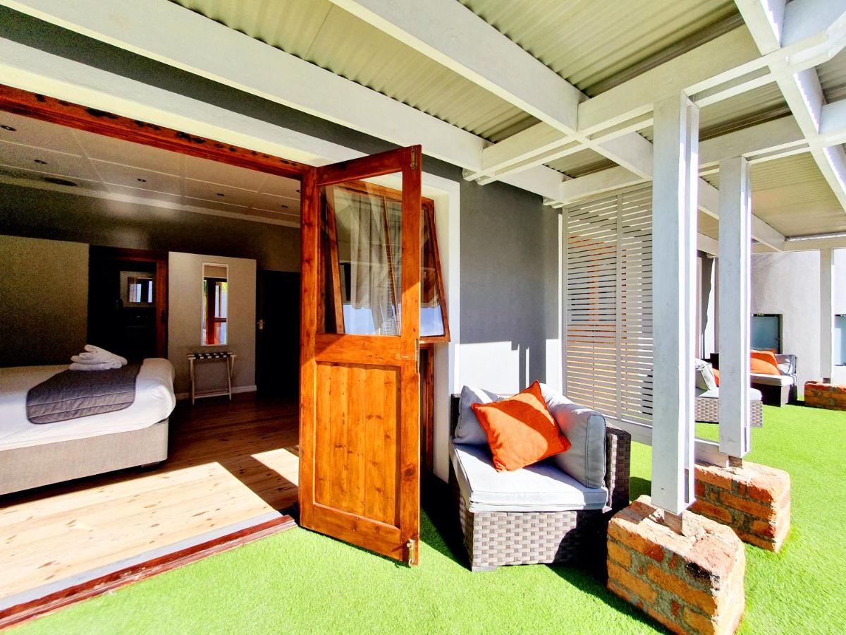 Two Fat Owls Guesthouse จอร์จ ภายนอก รูปภาพ