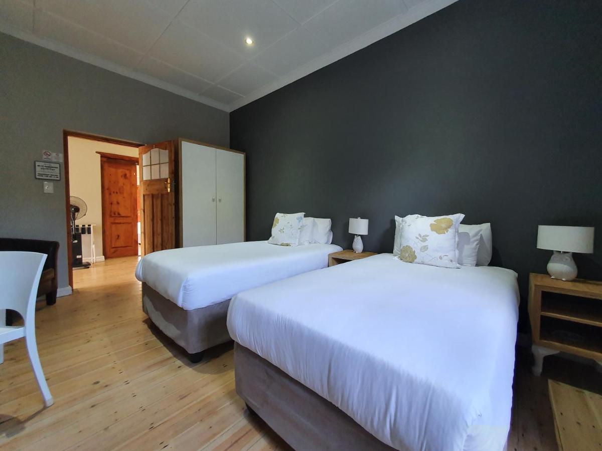Two Fat Owls Guesthouse จอร์จ ภายนอก รูปภาพ