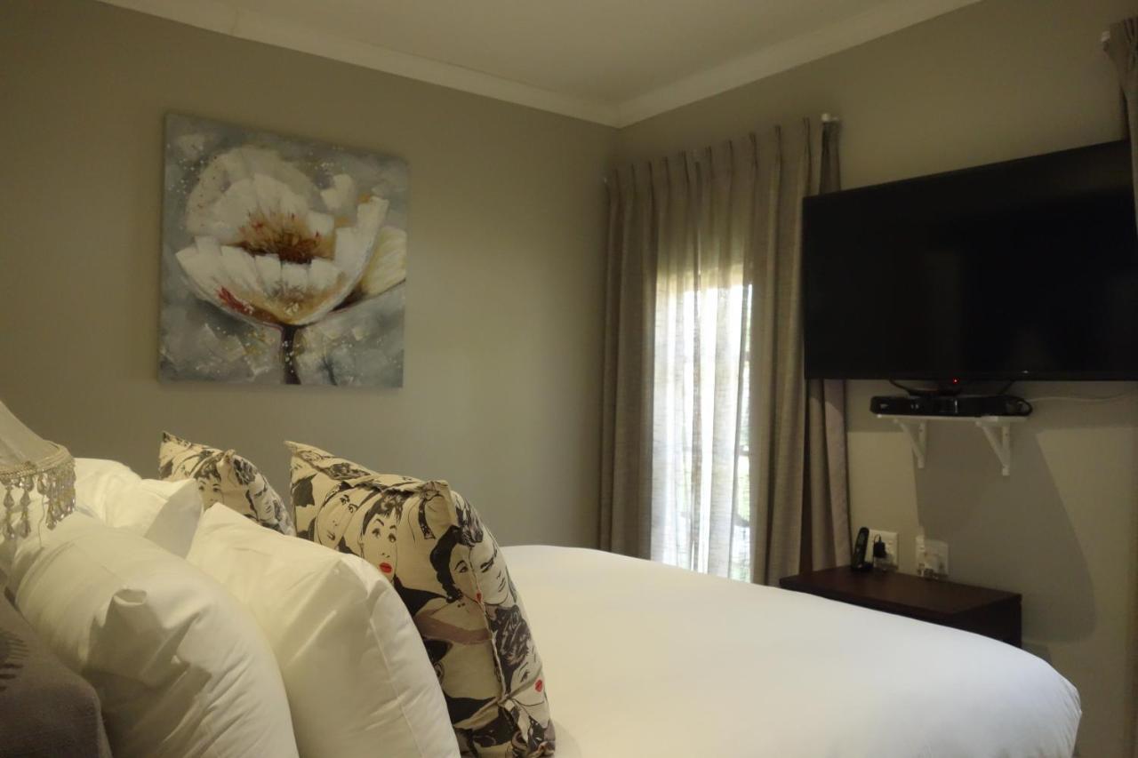 Two Fat Owls Guesthouse จอร์จ ภายนอก รูปภาพ