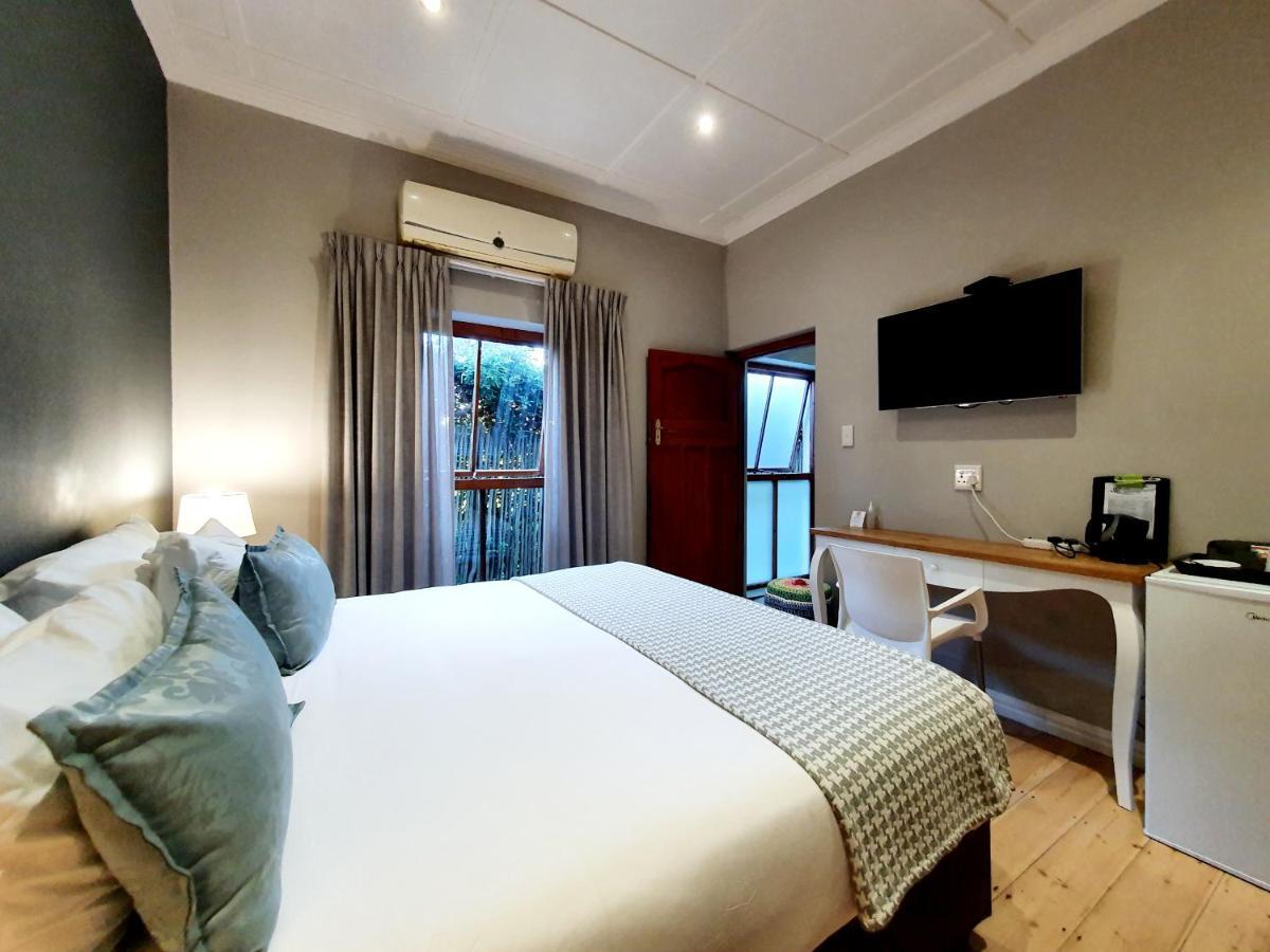 Two Fat Owls Guesthouse จอร์จ ภายนอก รูปภาพ