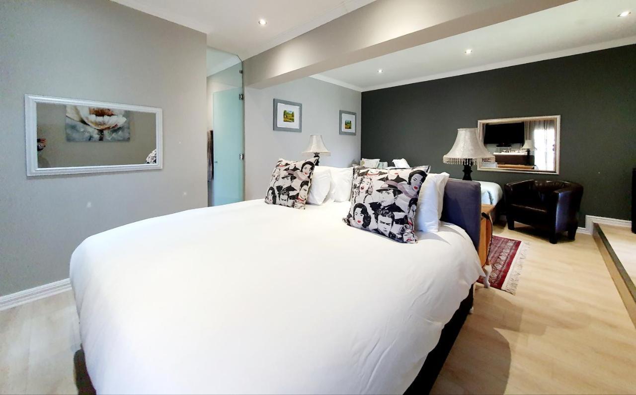 Two Fat Owls Guesthouse จอร์จ ภายนอก รูปภาพ