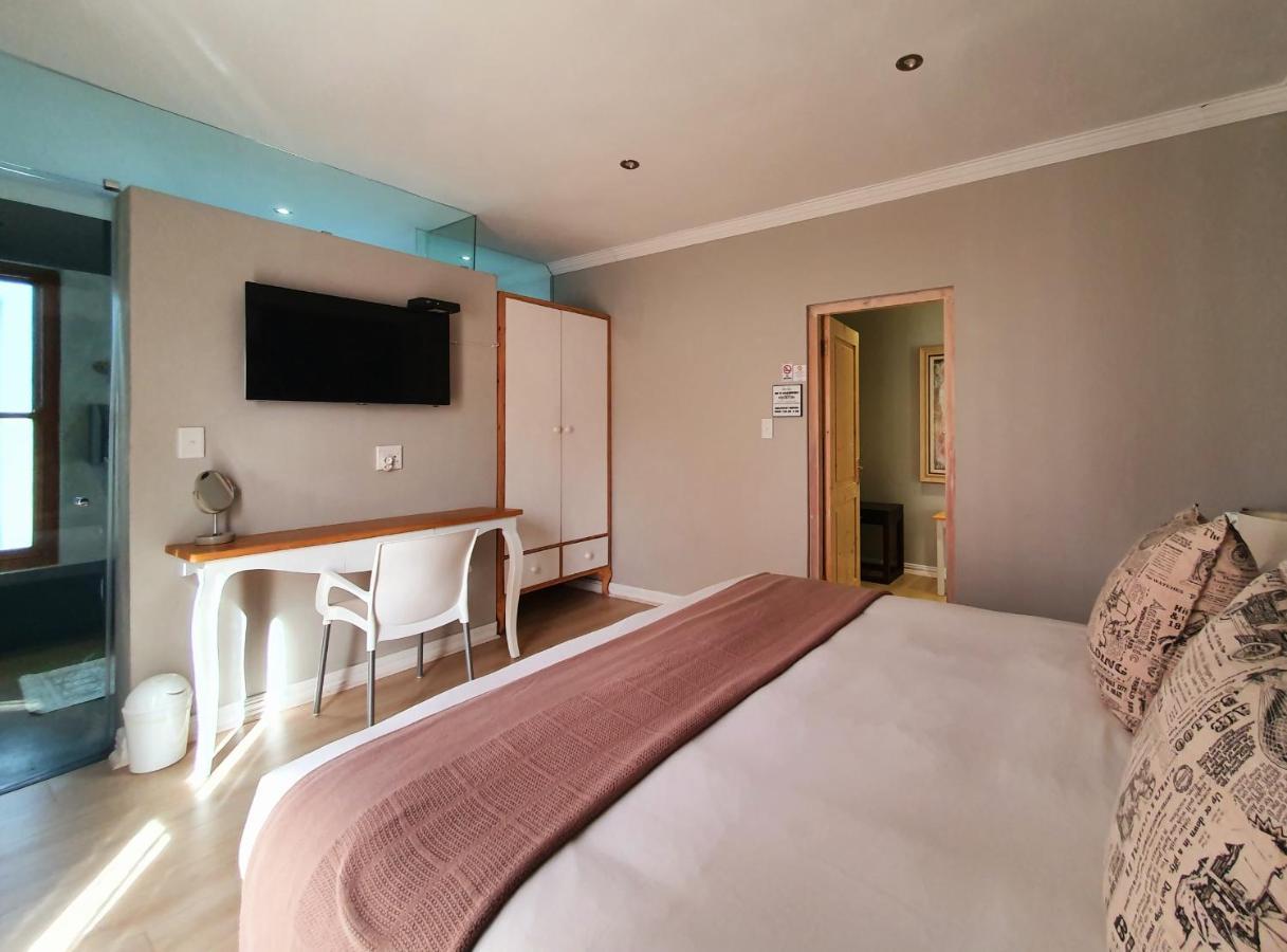 Two Fat Owls Guesthouse จอร์จ ภายนอก รูปภาพ