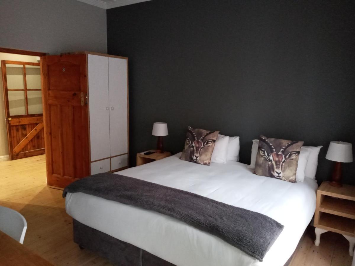 Two Fat Owls Guesthouse จอร์จ ภายนอก รูปภาพ